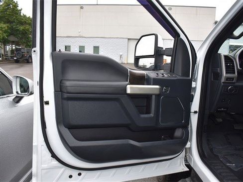 Used 2022 Ford F250 Lariat w/ Lariat Ultimate Package image 24