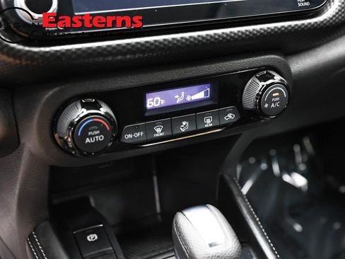 Used 2021 Nissan Kicks SV FWD image 18