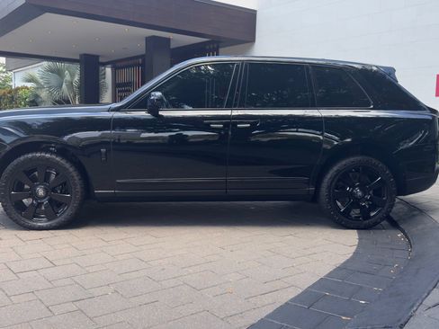 Used 2023 Rolls-Royce Cullinan AWD/4WD image 5