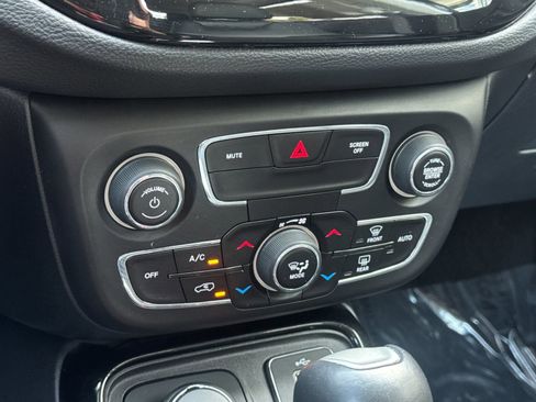 Used 2018 Jeep Compass Latitude w/ Popular Equipment Group image 20