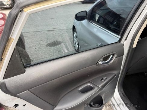 Used 2019 Nissan Sentra S image 13