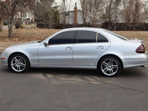 Used 2005 Mercedes-Benz E 500 4MATIC image 9