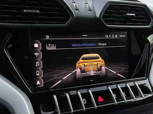 Used 2021 Lamborghini Urus AWD/4WD image 38