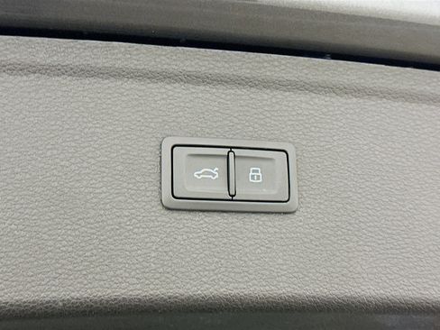 Used 2023 Audi Q5 2.0T Premium Plus w/ Premium Plus Package image 32