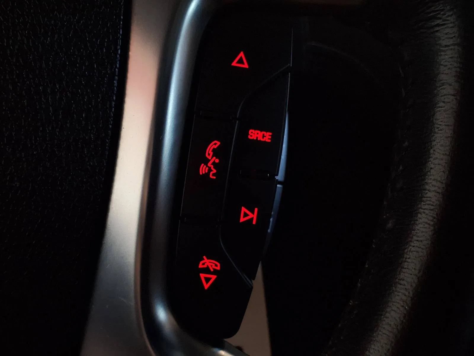 Used 2014 GMC Acadia SLE AWD/4WD image 25