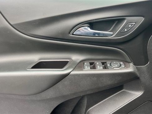 Used 2022 Chevrolet Equinox LT image 11