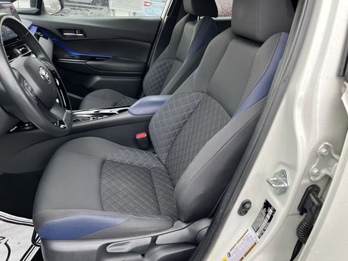 Used 2020 Toyota C-HR XLE image 13