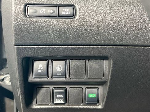 Used 2019 Nissan Rogue Sport SV image 22