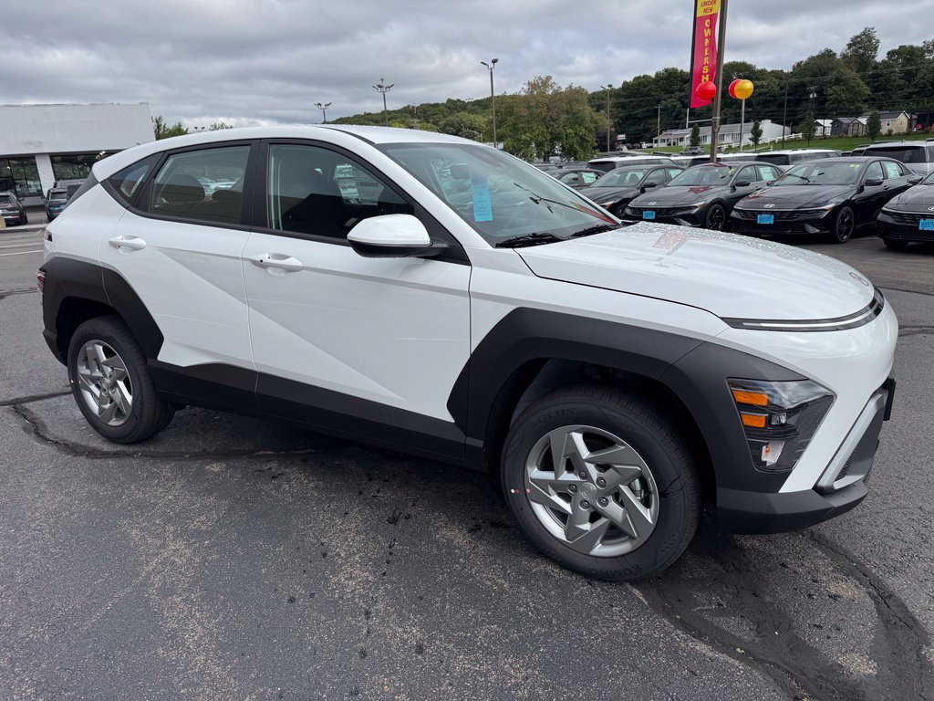 New 2027 Hyundai Kona SE AWD/4WD image 3