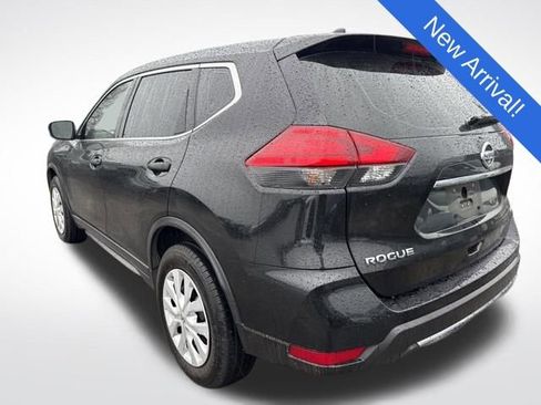 Used 2017 Nissan Rogue S image 5