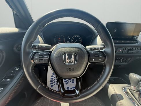 Used 2025 Honda HR-V Sport image 14