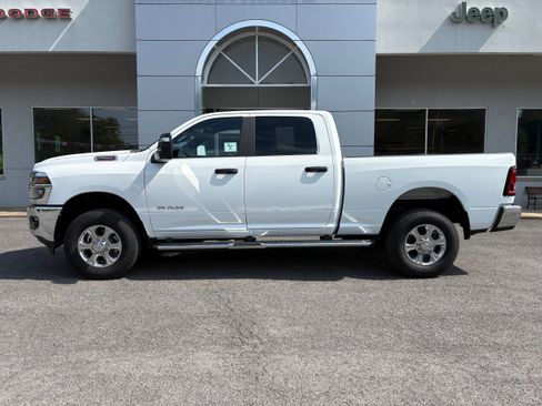 Certified 2025 RAM 2500 Big Horn AWD/4WD image 2