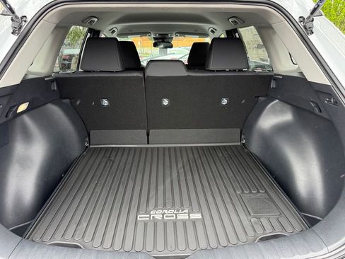 New 2026 Toyota Corolla Cross LE AWD/4WD image 10