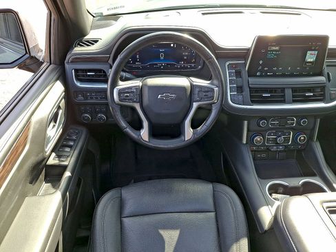 Used 2022 Chevrolet Suburban Z71 w/ Luxury Package AWD/4WD image 21