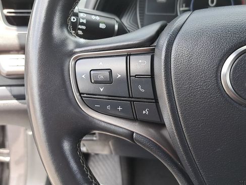 Used 2022 Lexus UX 200 w/ Accessory Package (Z2) FWD image 17