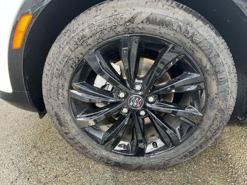 Used 2025 Buick Envista Sport Touring image 31