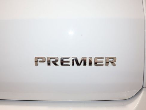 Certified 2023 Chevrolet Traverse Premier image 34