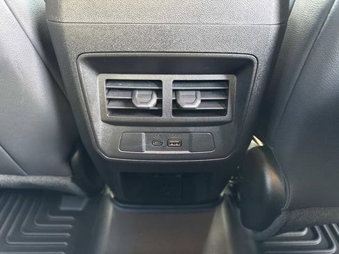 Used 2024 GMC Canyon AT4 image 22