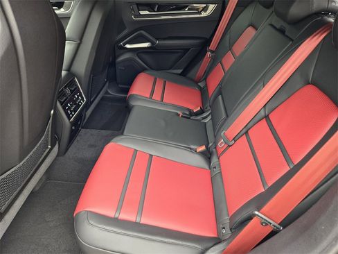 New 2025 Porsche Cayenne S image 31