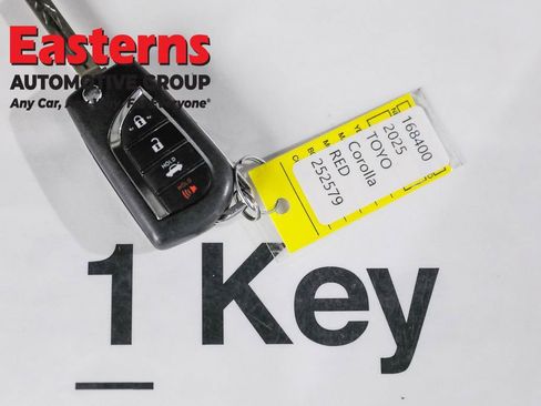 Used 2025 Toyota Corolla LE image 25