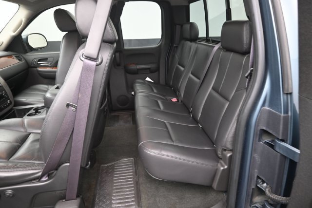 Used 2008 GMC Sierra 1500 SLT w/ SLT Preferred Package AWD/4WD image 13