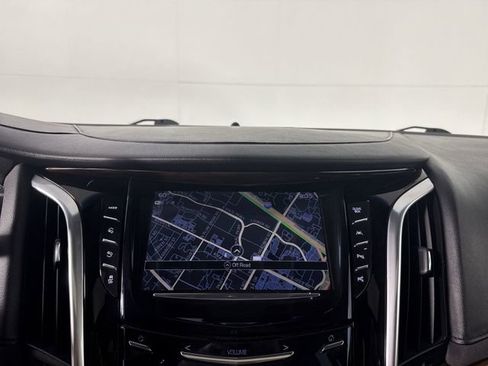 Used 2019 Cadillac Escalade ESV Luxury AWD/4WD image 6
