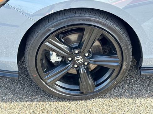 Used 2024 Honda Accord Sport image 2