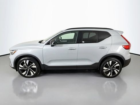 Used 2025 Volvo XC40 B5 Ultra AWD/4WD image 4