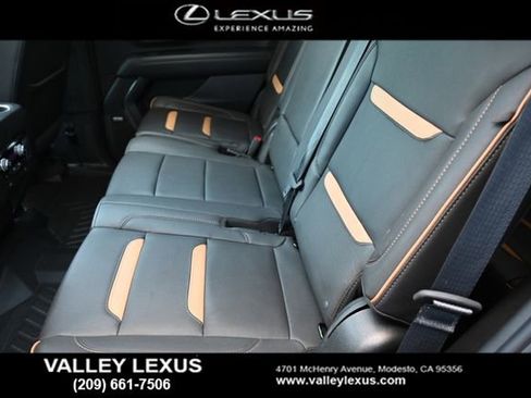 Used 2023 GMC Yukon AT4 w/ AT4 Premium Plus Package AWD/4WD image 11