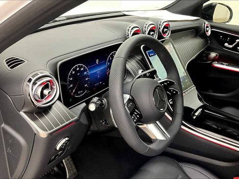New 2025 Mercedes-Benz GLC 300 4MATIC image 8