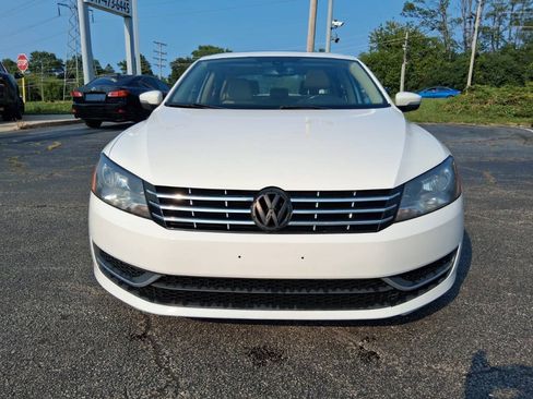 Used 2013 Volkswagen Passat TDI SE FWD image 2