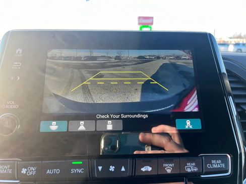 Used 2024 Honda Odyssey Sport image 17