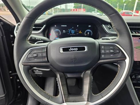 Used 2023 Jeep Grand Cherokee L Limited w/ Black Appearance Package RWD image 31