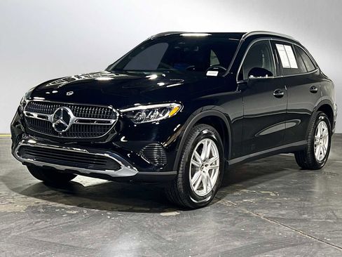 Used 2025 Mercedes-Benz GLC 300 4MATIC image 7
