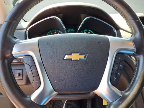 Used 2017 Chevrolet Traverse LT AWD/4WD image 18