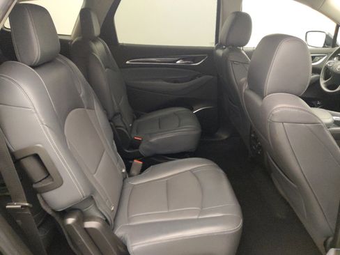 Used 2018 Buick Enclave Essence image 19