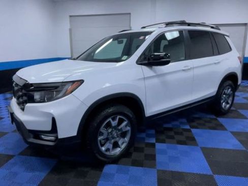 Certified 2023 Honda Passport TrailSport image 4
