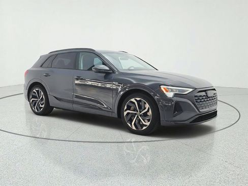 Used 2024 Audi Q8 e-tron Premium Plus AWD/4WD image 3