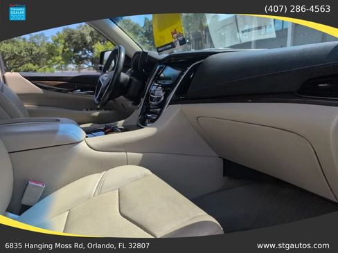 Used 2018 Cadillac Escalade Premium Luxury AWD/4WD image 29