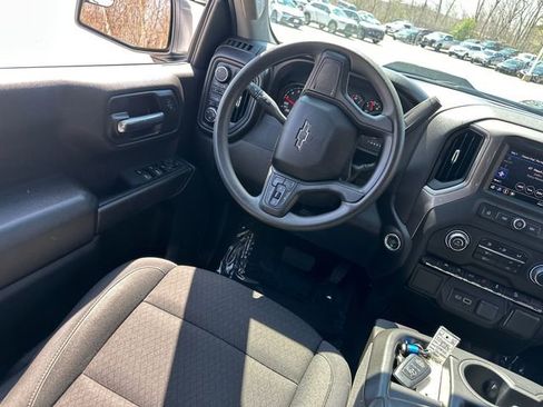 Used 2025 Chevrolet Silverado 1500 Custom Trail Boss AWD/4WD image 17