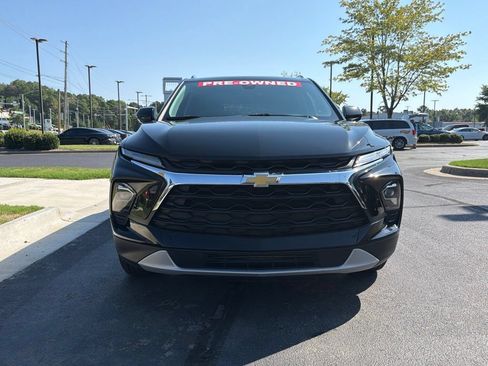 Used 2024 Chevrolet Blazer LT w/ Convenience Package FWD image 3
