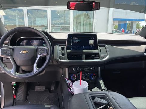 Used 2022 Chevrolet Tahoe LT w/ Luxury Package AWD/4WD image 12