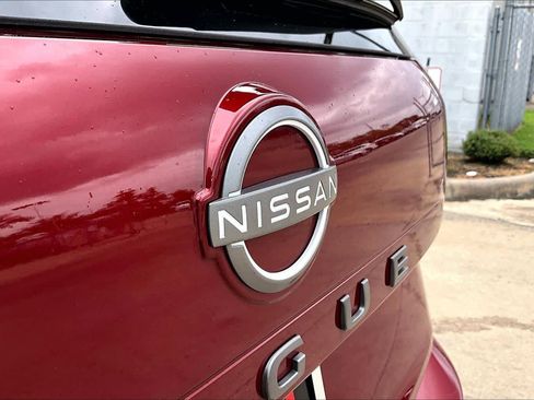 Used 2025 Nissan Rogue SV FWD image 30