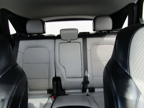 Used 2025 Ford Escape SE FWD image 18