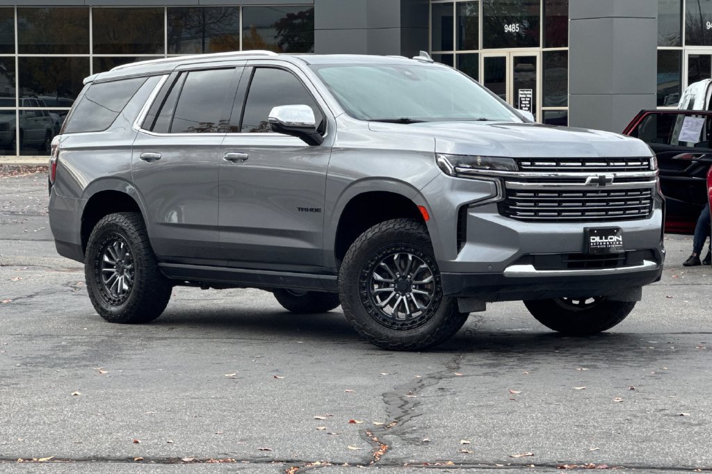 Used 2021 Chevrolet Tahoe Premier w/ Premium Package AWD/4WD image 2