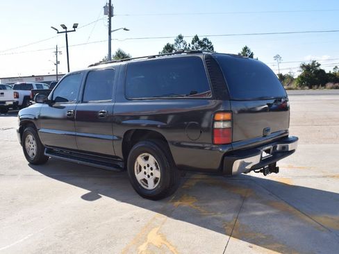 Used 2004 Chevrolet Suburban LT w/ Preferred Equipment Group image 3