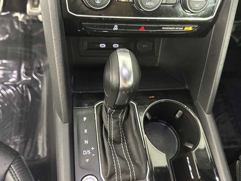 Used 2022 Volkswagen Atlas Cross Sport SEL R-Line image 50