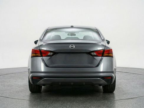 Used 2025 Nissan Altima 2.5 SV image 7