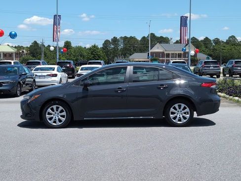Used 2025 Toyota Corolla LE w/ Convenience Package FWD image 8
