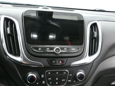 Used 2022 Chevrolet Equinox LT AWD/4WD image 13